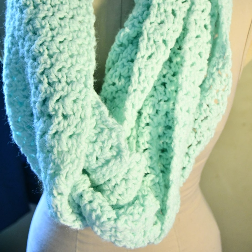 Infinity scarf - Picture 2 of 3